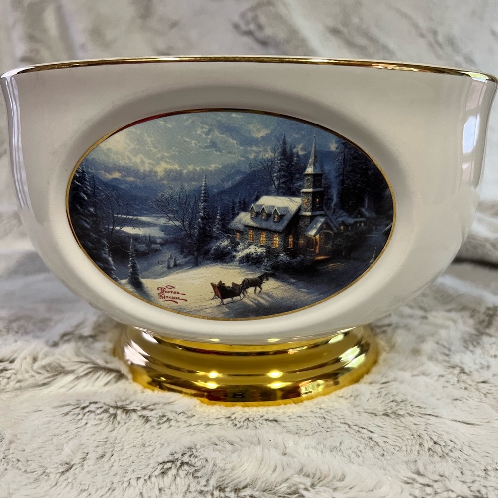 Thomas Kinkade “Sunday Evening Sleigh Ride” Bowl - Picture 2 of 5